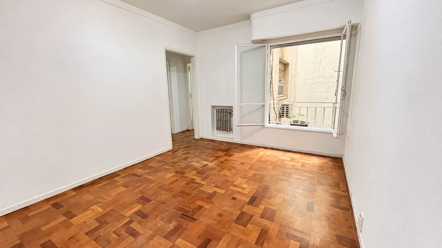 Departamento de 3 ambientes en alquiler en Monserrat, Avenida Hipólito Yrigoyen 600