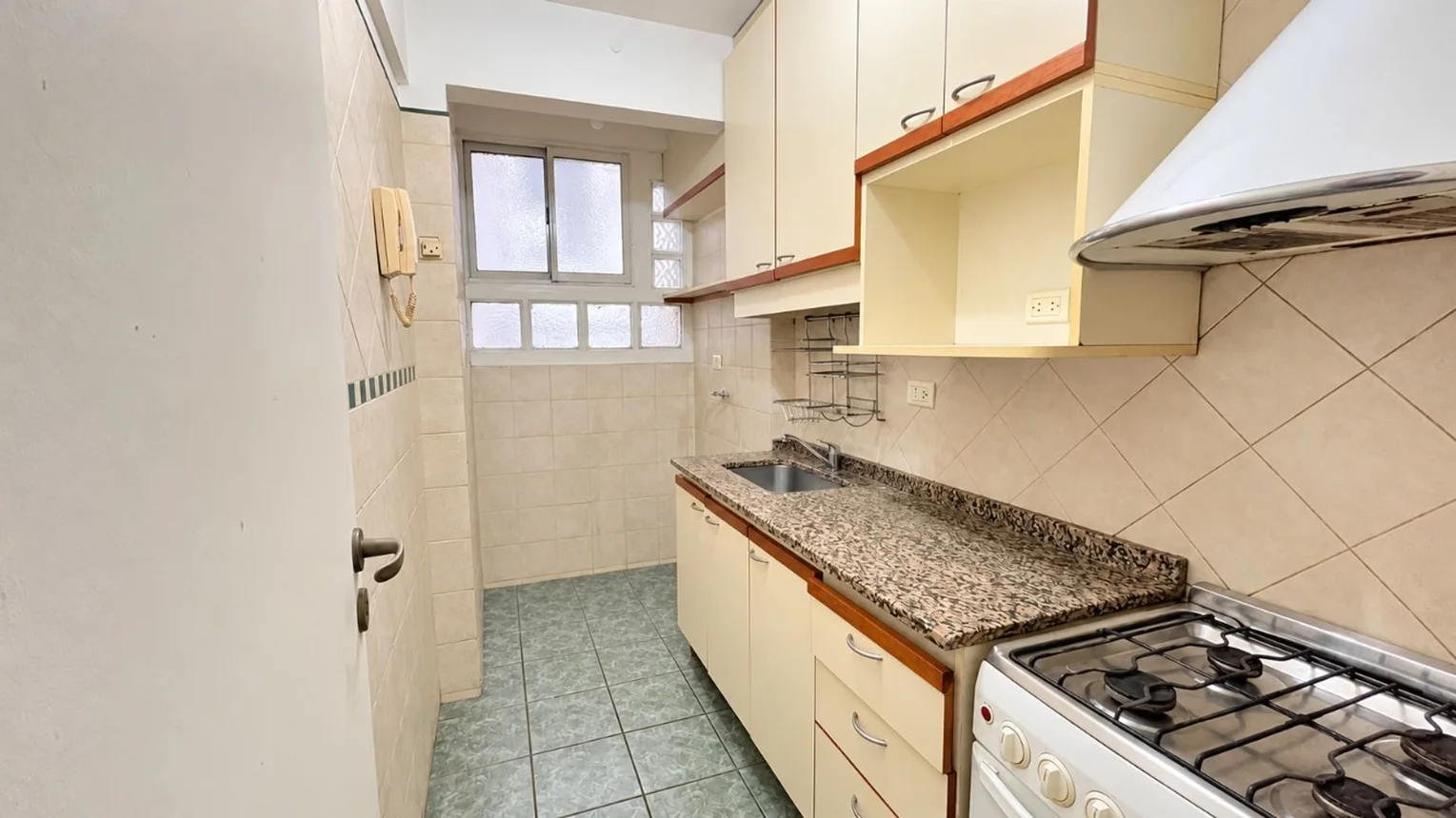Departamento de 3 ambientes en alquiler en Monserrat, Avenida Hipólito Yrigoyen 600, foto 4
