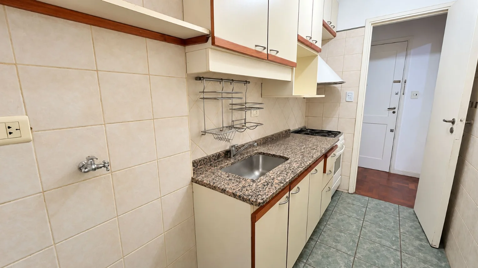 Departamento de 3 ambientes en alquiler en Monserrat, Avenida Hipólito Yrigoyen 600, foto 5