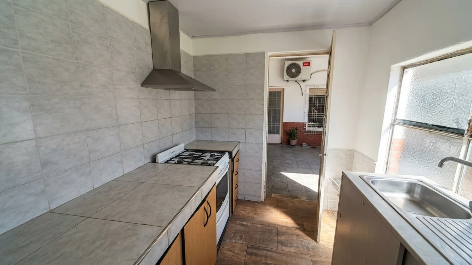 Venta casa multifamiliar la tablada cochera, foto 4