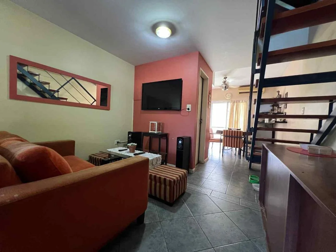 Casa tríplex en venta en Hurlingham, foto 3