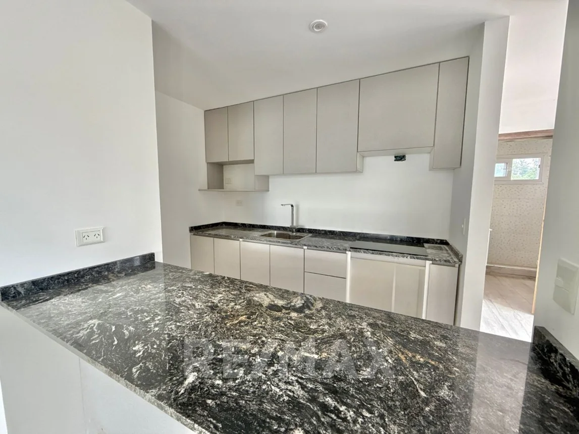 Casa dúplex en venta en Pilar, foto 3
