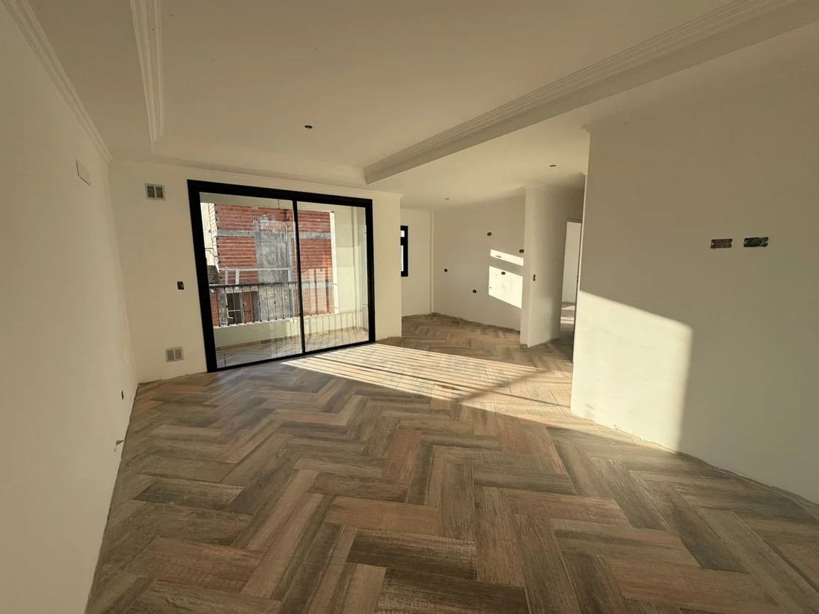Semipiso de 2 ambientes en venta en San Miguel, España 600
