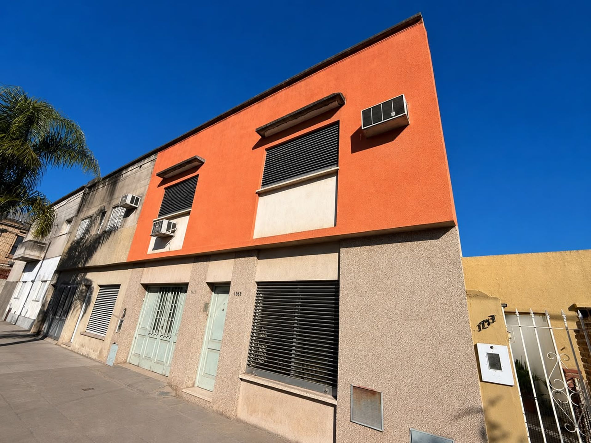 Casa + departamento a 2 cuadras de Bv. galvez