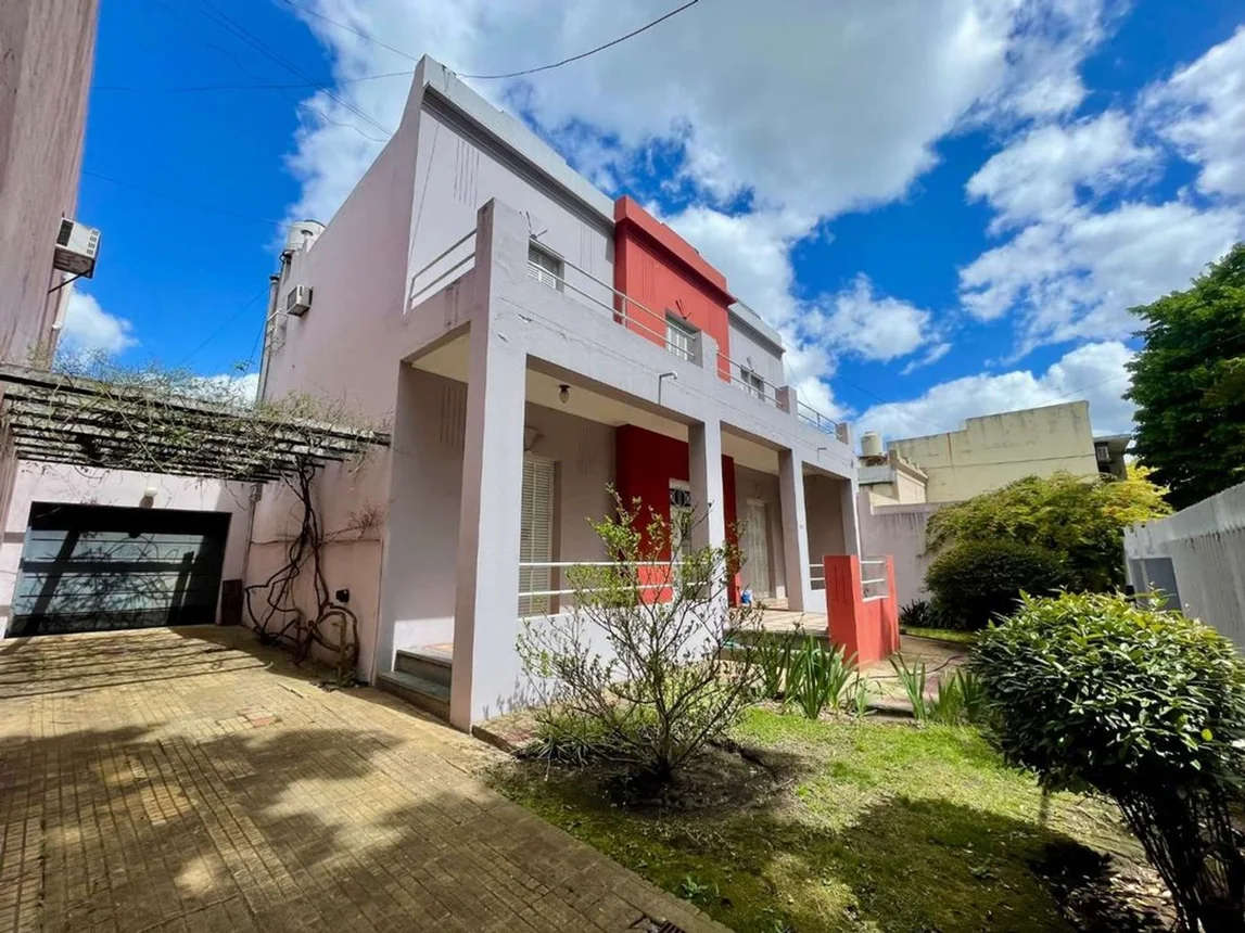 Casa en venta en La Plata, foto 2