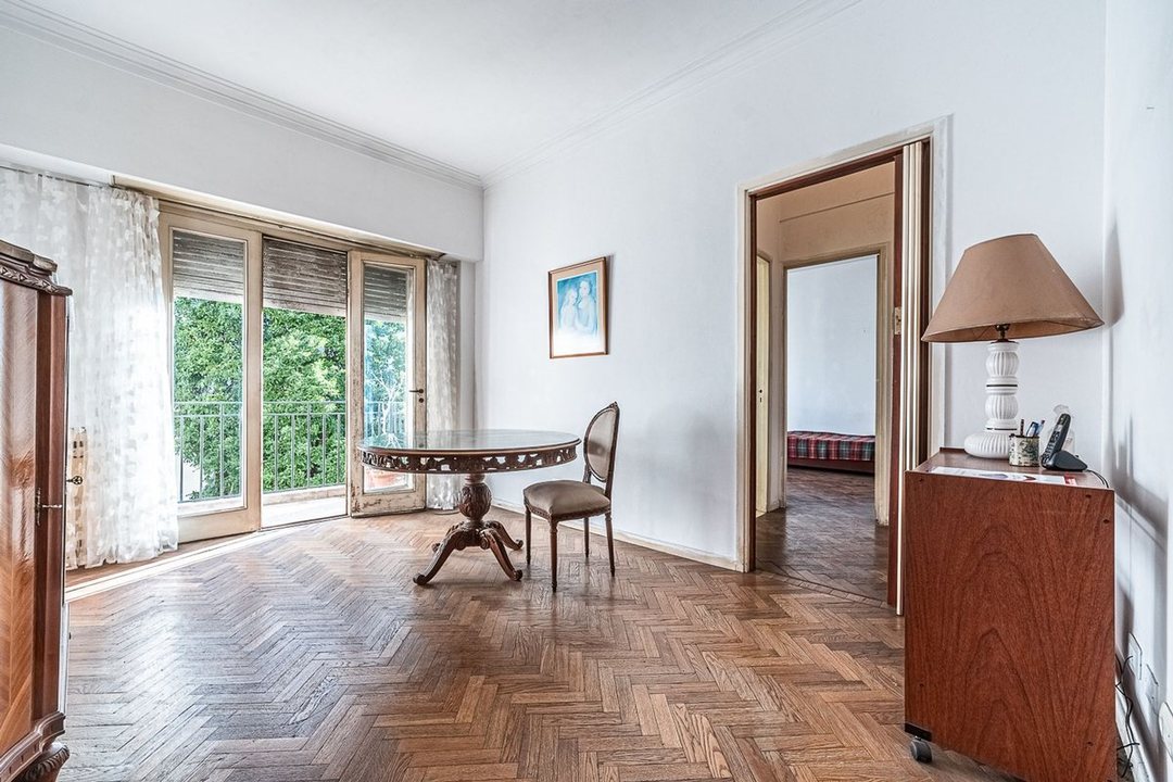VENTA DEPTO 3 AMBIENTES CON BALCON FLORES