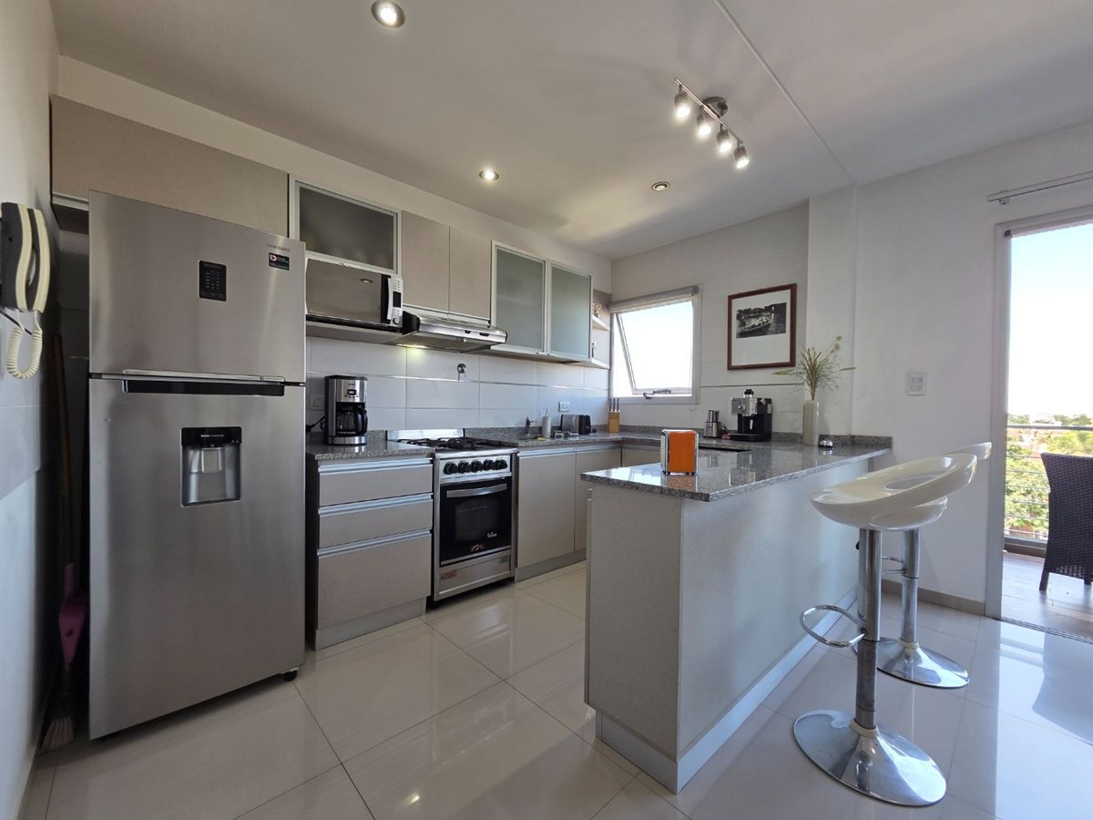 Foto 5 — VENTA DEPARTAMENTO 3 AMB. DOBLE COCHERA QUILMES