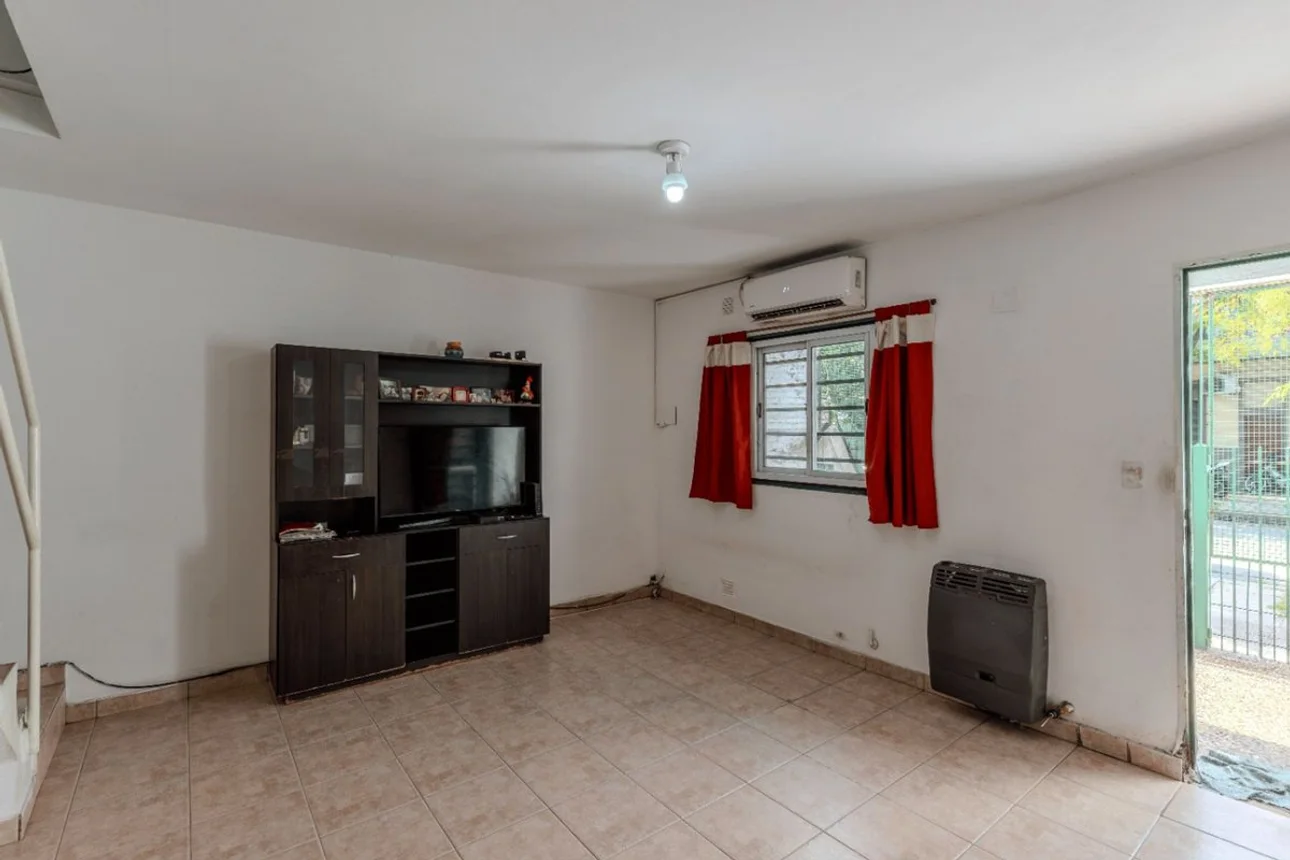 Casa dúplex de 3 ambientes en venta en Nueva Pompeya, Agustín de Vedia 2300, foto 3