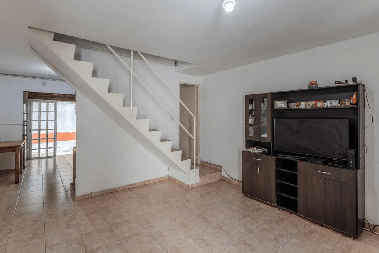 Casa dúplex de 3 ambientes en venta en Nueva Pompeya, Agustín de Vedia 2300, foto 2