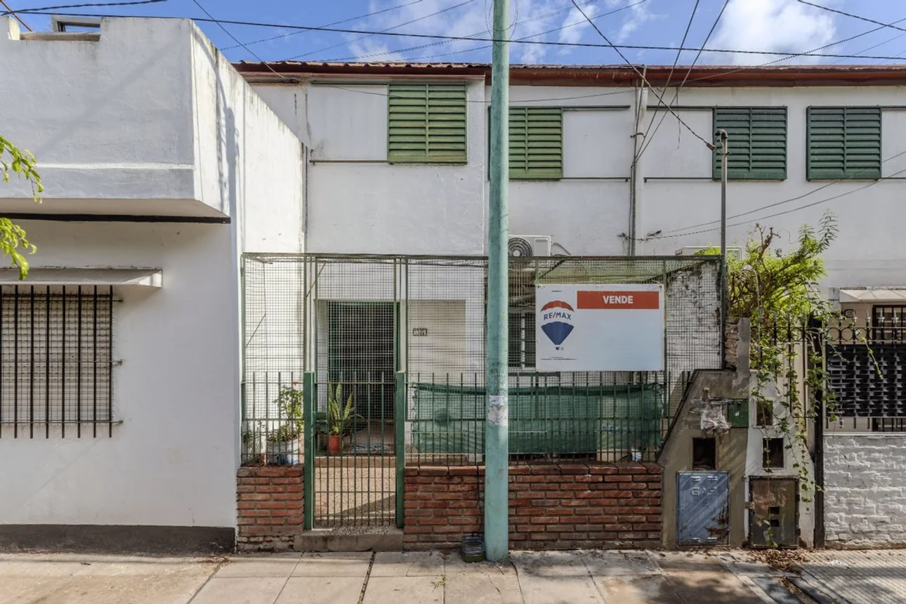 Casa dúplex de 3 ambientes en venta en Nueva Pompeya, Agustín de Vedia 2300