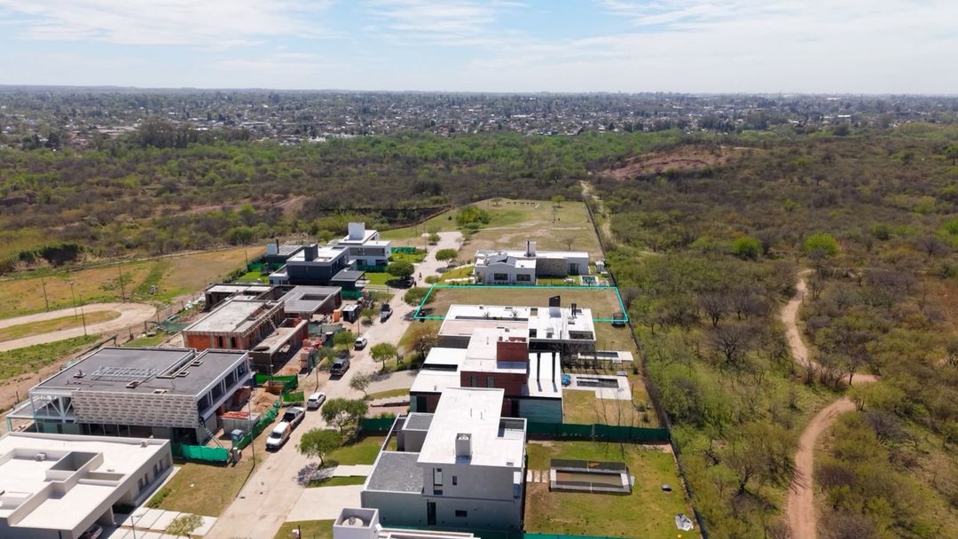 Venta lote Piana Valle Escondido 830m2