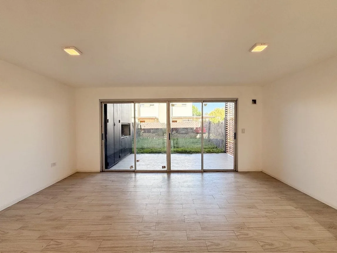 Casa dúplex en venta en City Bell