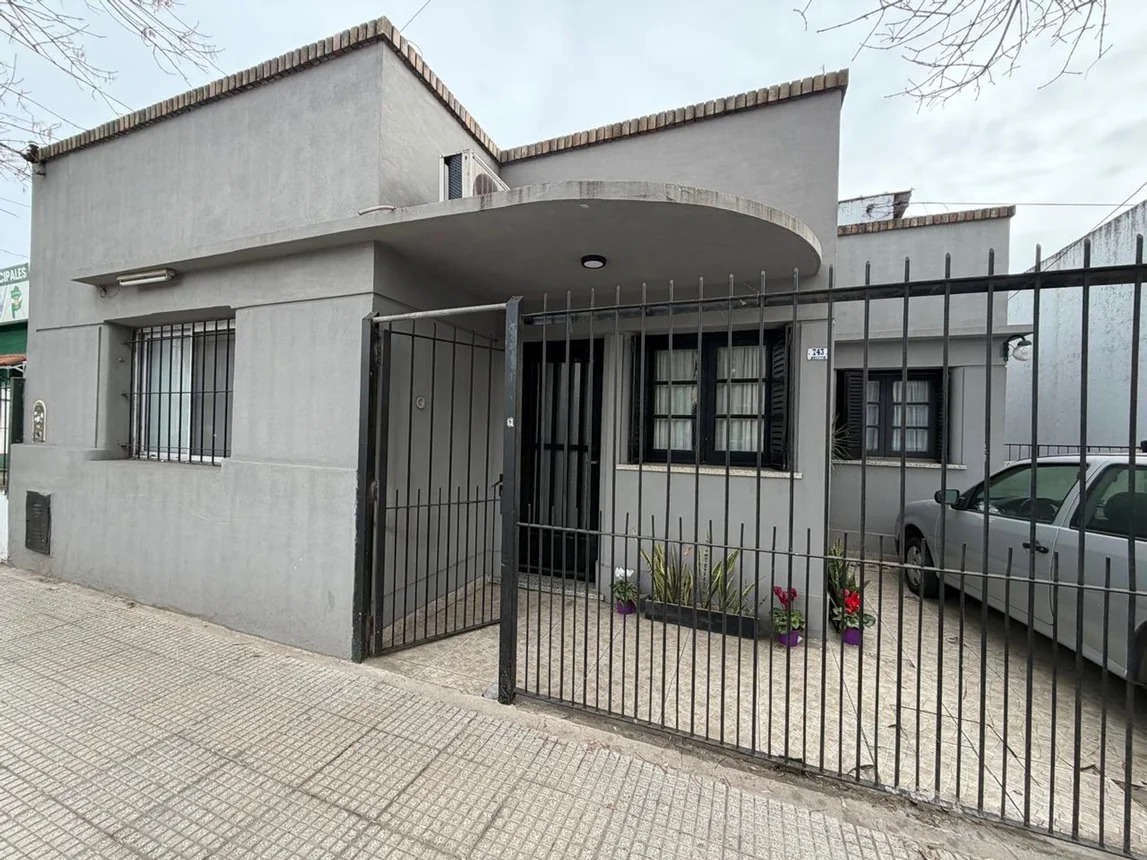 Casa en venta en Pilar, foto 2