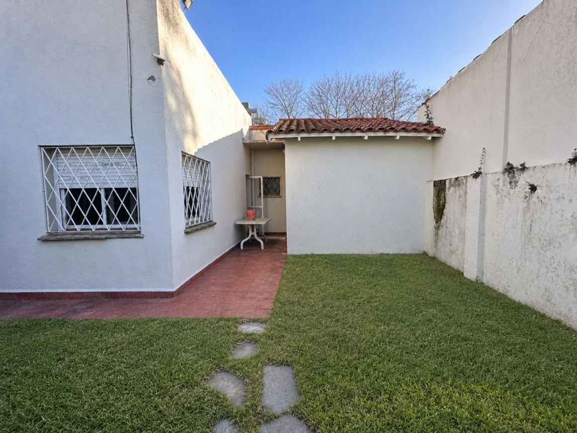 Casa en venta en Quilmes, foto 2