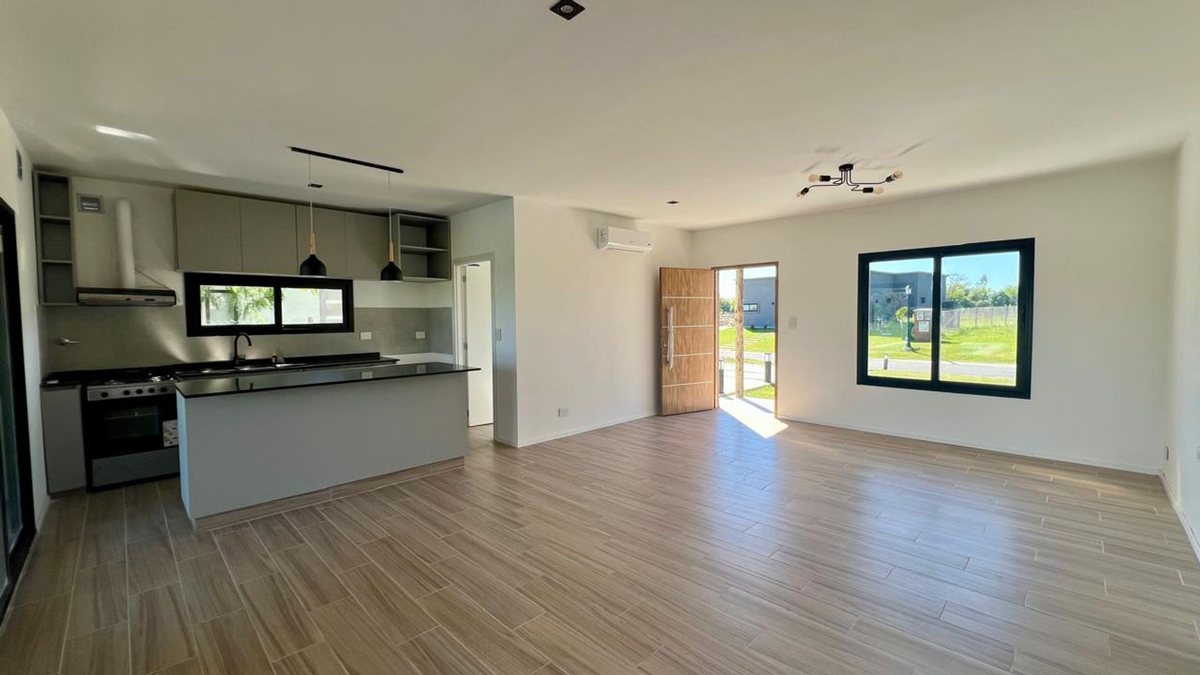 CASA 4 AMBIENTES A ESTRENAR SAN SEBASTIAN