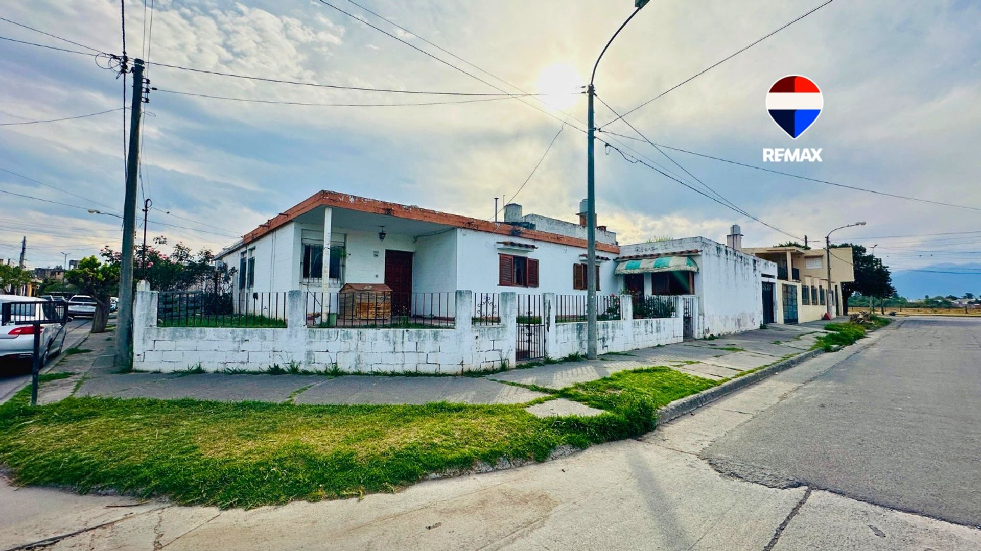 CASA ESQUINA VENTA ZONA SUR IDEAL PARA INVERSION - foto 1