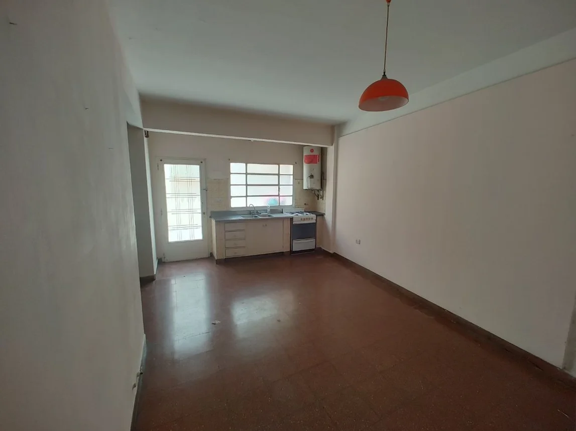 Departamento de 3 ambientes en venta en Morón, Belgrano 1100