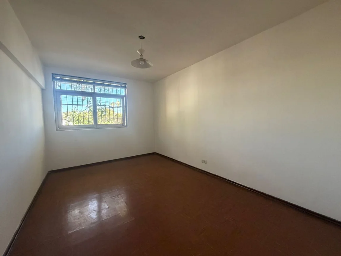 Departamento de 4 ambientes en alquiler en Mendoza, Tucumán 200, foto 2