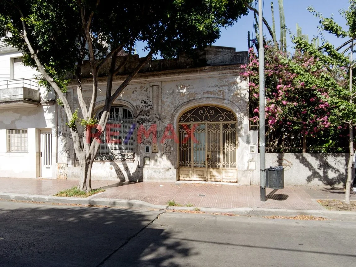 Casa de 4 ambientes en venta en Villa Ballester, Artigas 4800