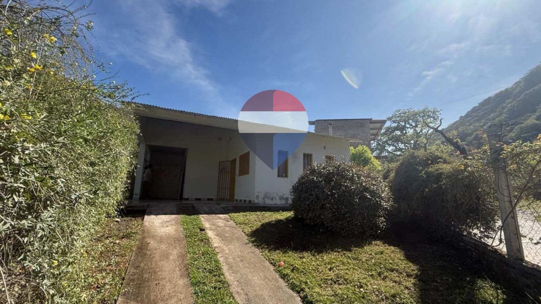 VENTA CASA CON PILETA EN NOGALES YALA, 1356,94m2