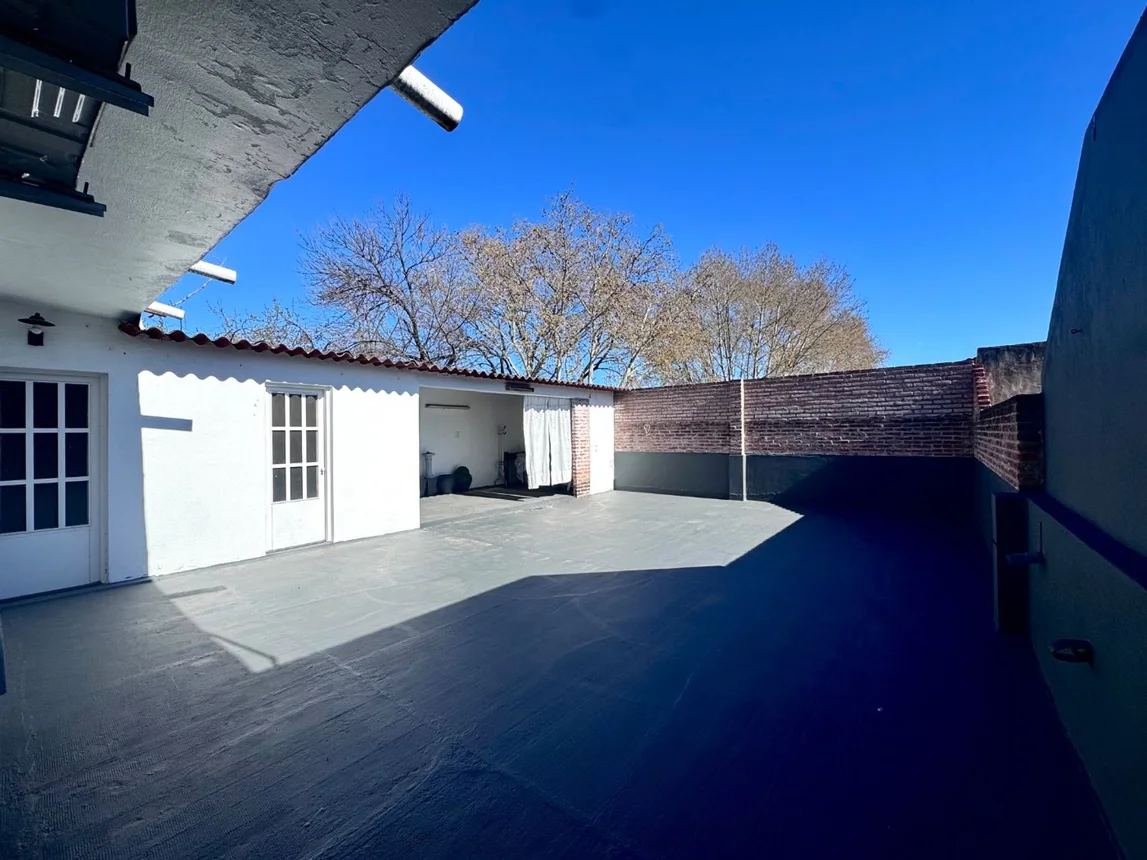 PH de 4 ambientes en venta en Villa Ballester, Lamadrid 2400