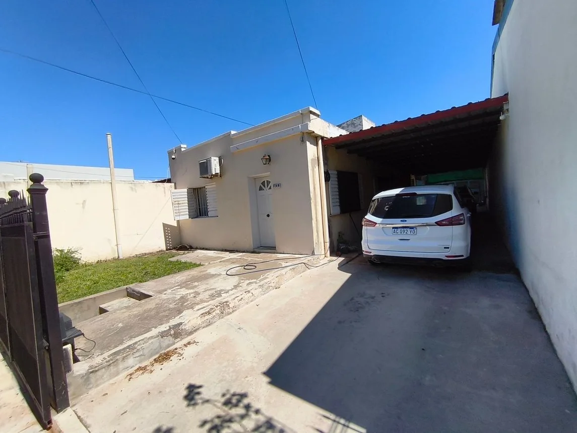 Casa de 9 ambientes en venta en Paraná, Ayacucho 1100, foto 2