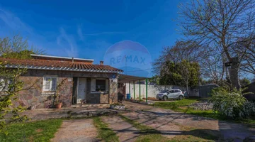 CASA EN LEZICA , GRAN POTENCIAL