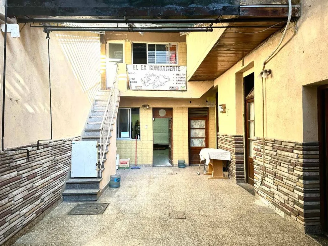 Casa de 5 ambientes en venta en Flores, Aroma 2300, foto 4