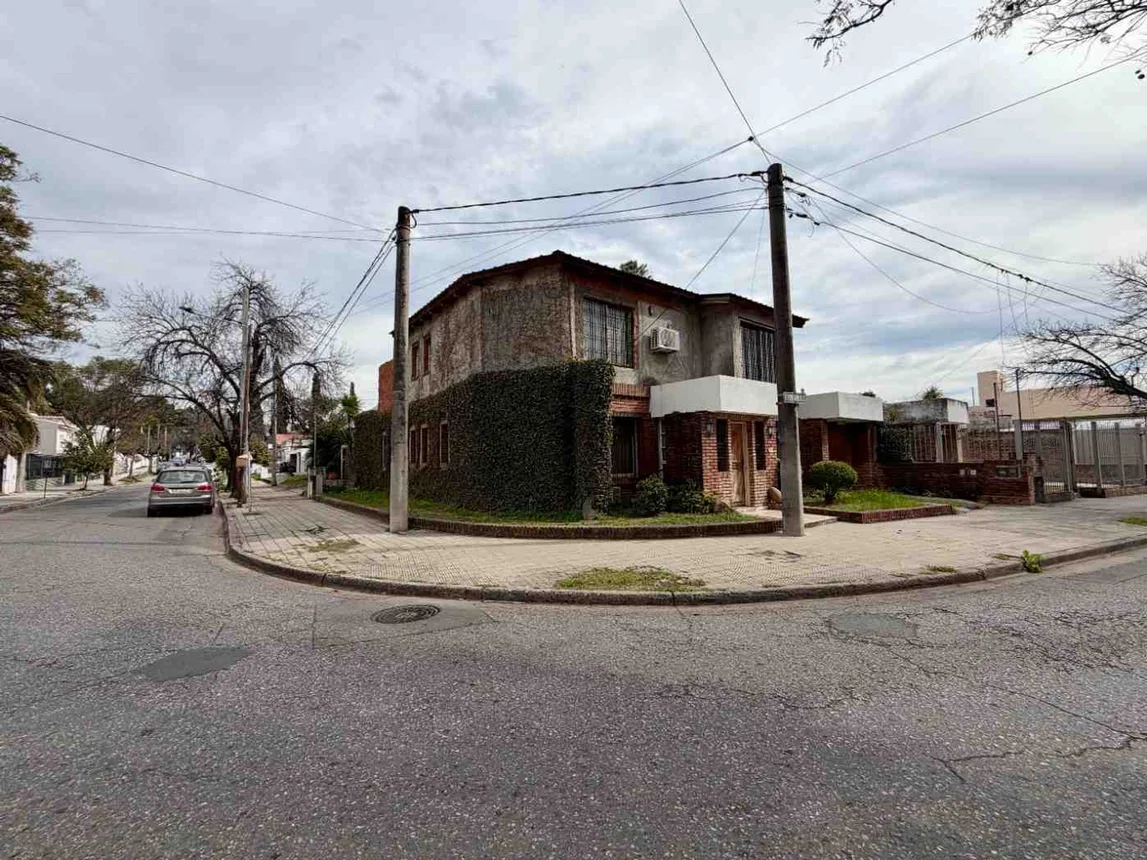 Casa + depto a refaccionar parque velez sarsfield, foto 4