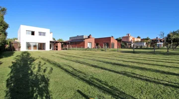 Alquiler espectacular casa en Lomas de la Tahona