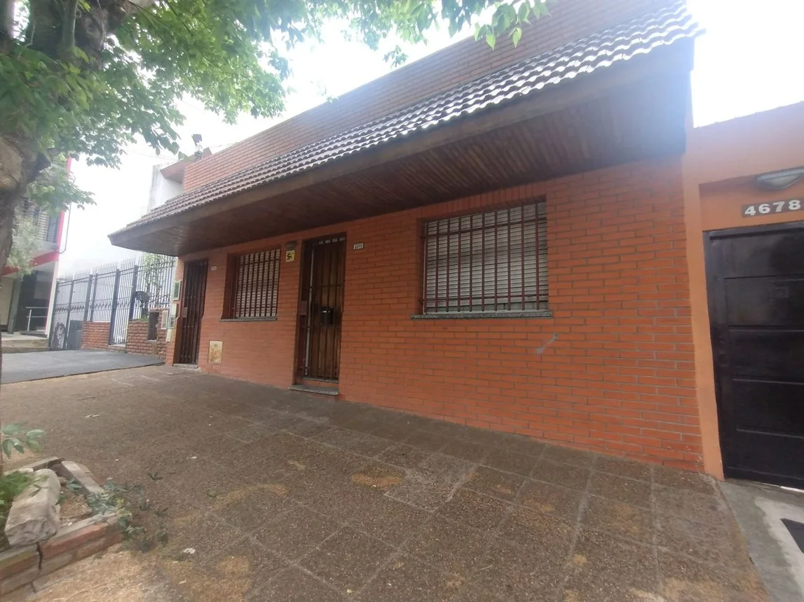 Casa de 4 ambientes en venta en Villa Lugano, Timoteo Gordillo 4600, foto 2