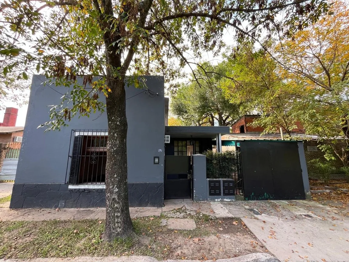 Casa de 4 ambientes en venta en Funes, Pedro A. Ríos 1100