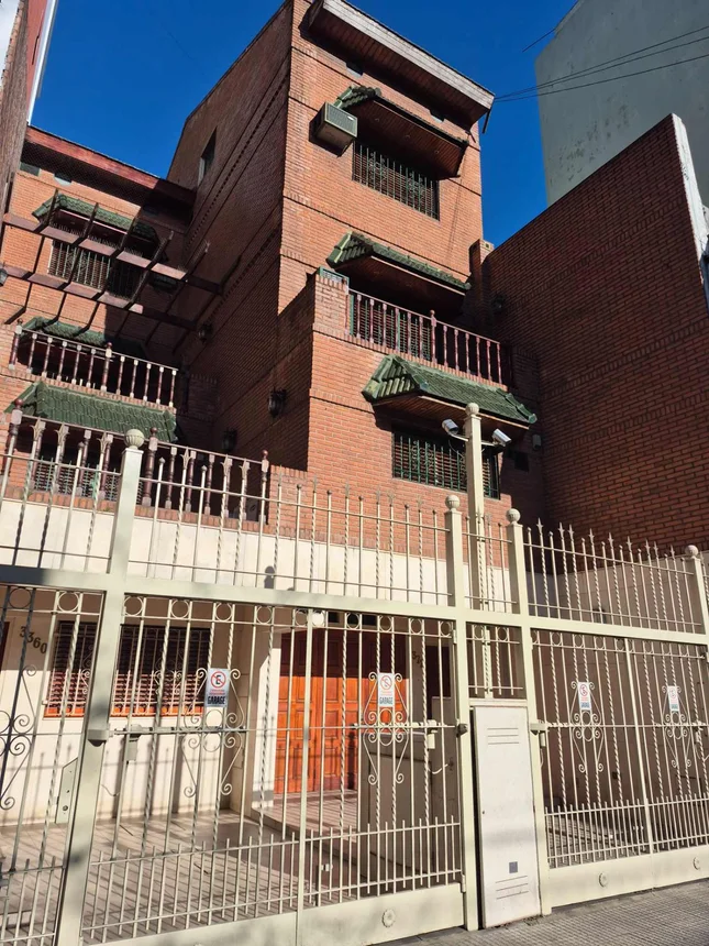 PH de 8 ambientes en venta en Villa del Parque, Baigorria 3300