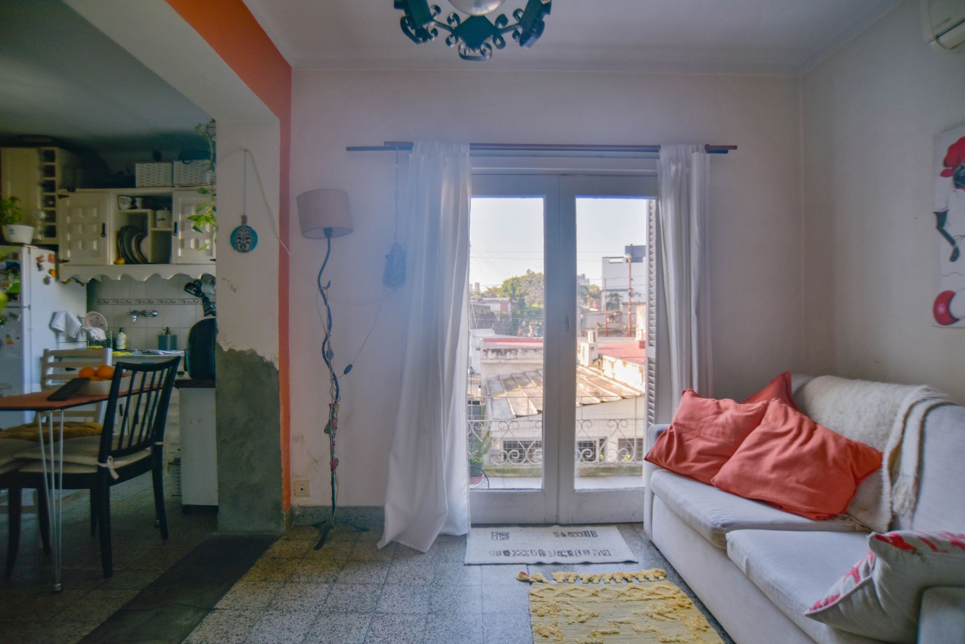 VENTA PH 2 AMBIENTES EN BERNAL CENTRO CON BALCON