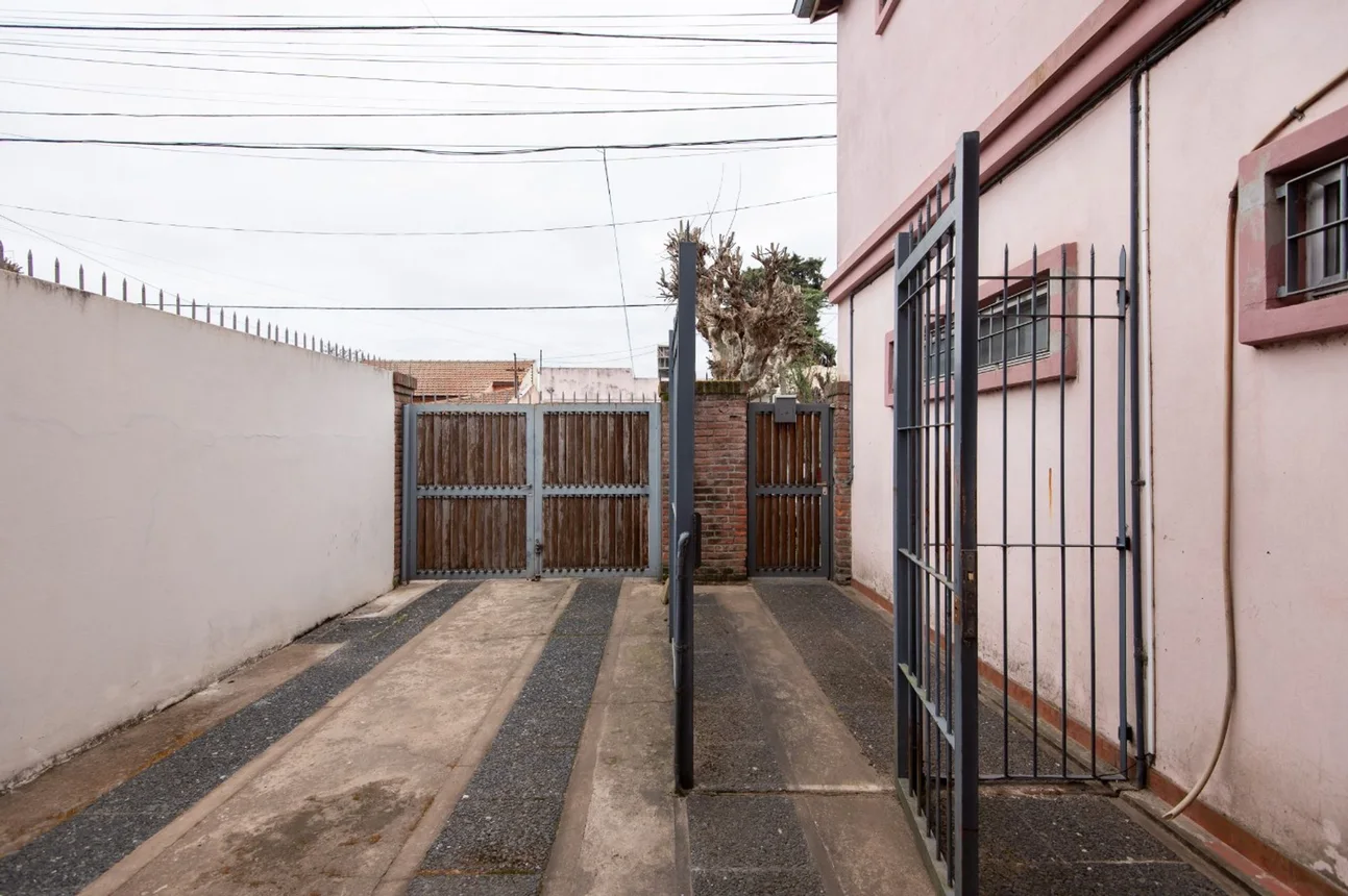 Casa en venta en Quilmes, foto 3