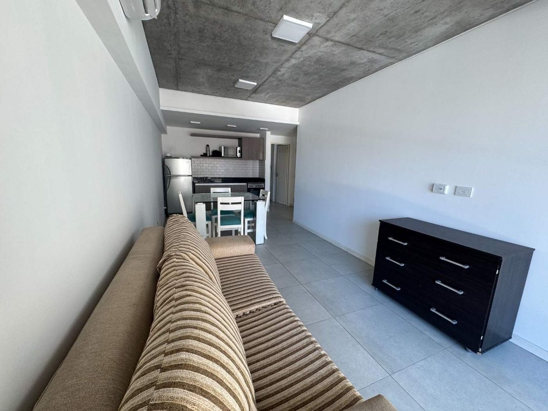 ALQUILER DEPARTAMENTO EN PIEDRAS al 1300 SAN TELMO