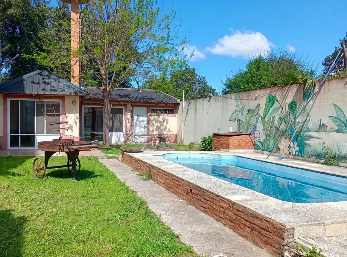 Casa de 3 ambientes en venta en Burzaco, Humberto Primo 1900