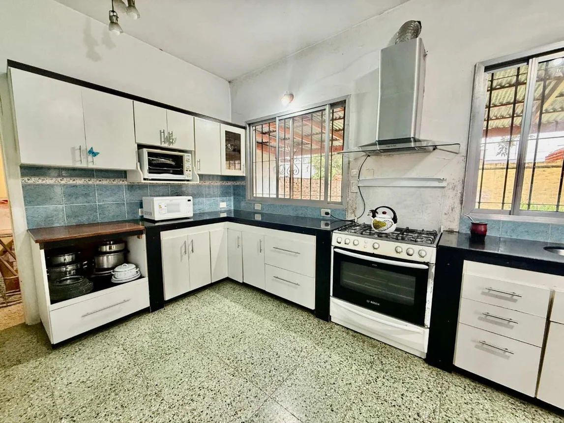 Casa en venta en Burzaco, foto 3