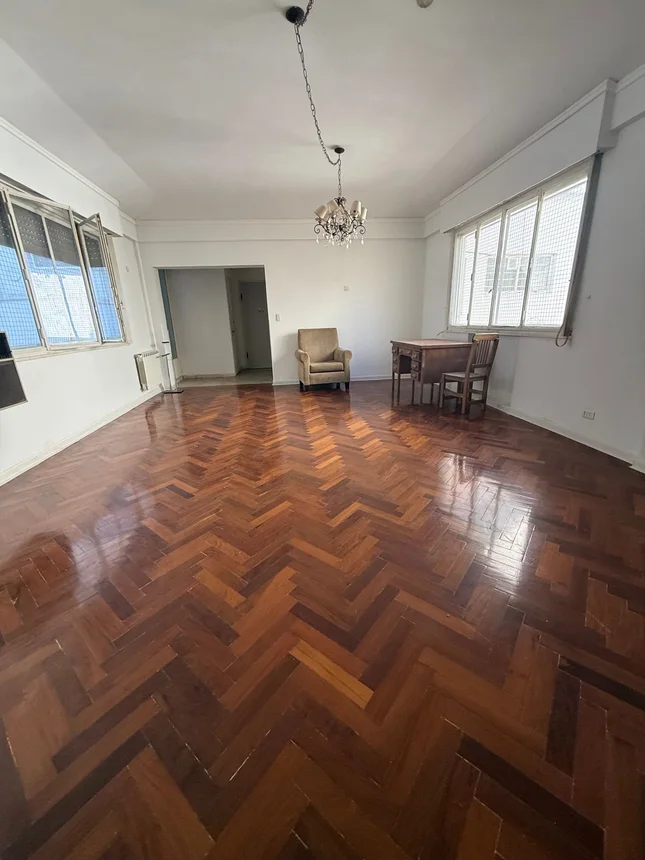 Departamento de 5 ambientes en venta en Retiro, Paraguay 1300
