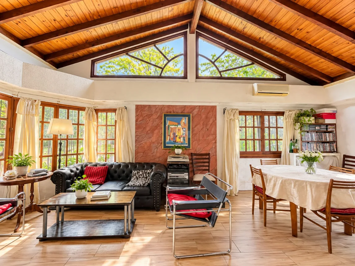 Casa de 5 ambientes en venta en Hurlingham, Castro Barros 1300