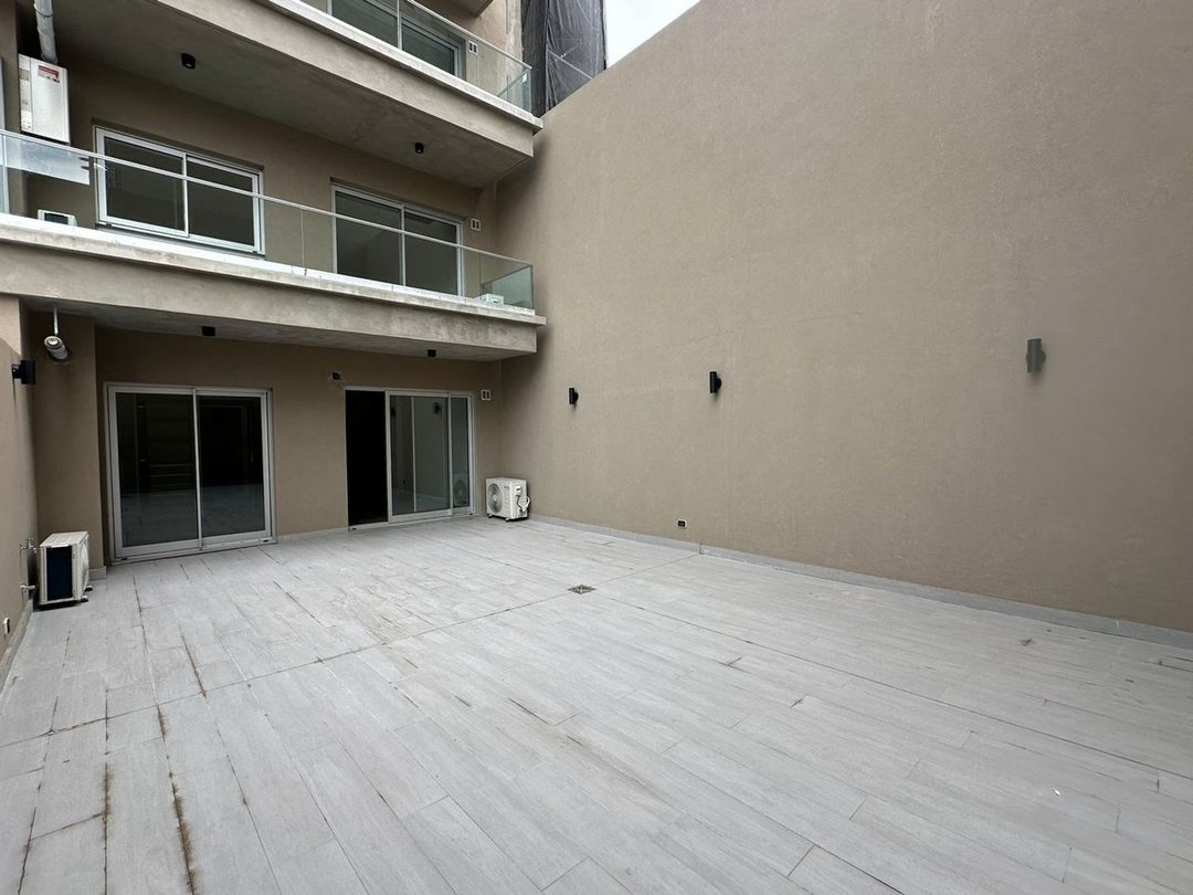 Venta Departamento 2 Amb con Patio Enorme Nuñez
