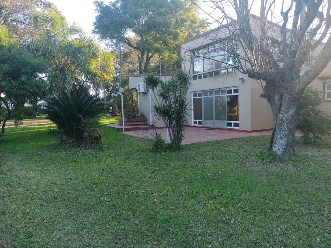 Casa de 8 ambientes en alquiler en Santa Fe, Country Ubajay 0