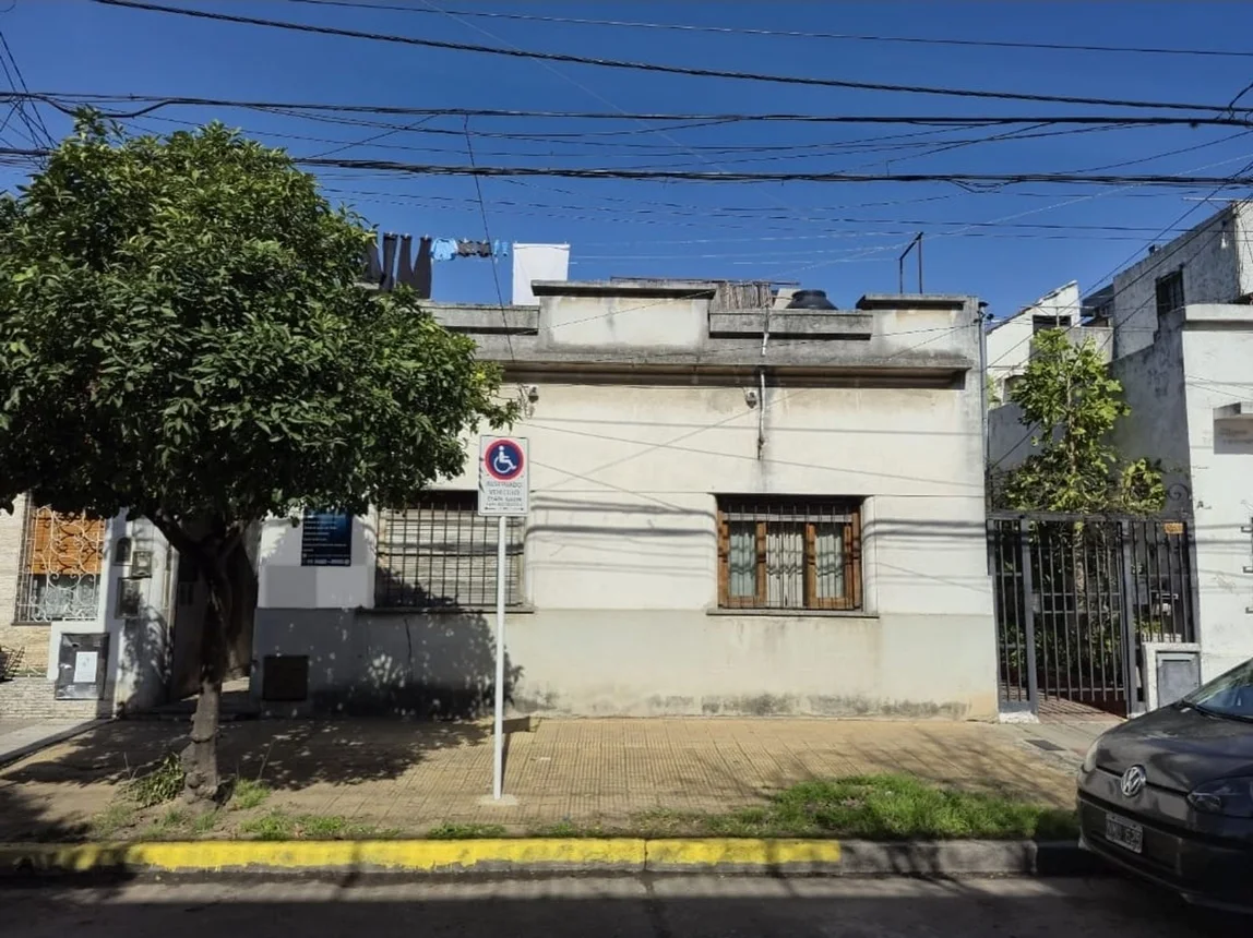 Casa de 9 ambientes en venta en Ciudadela, Gazeta de Buenos Aires 3600
