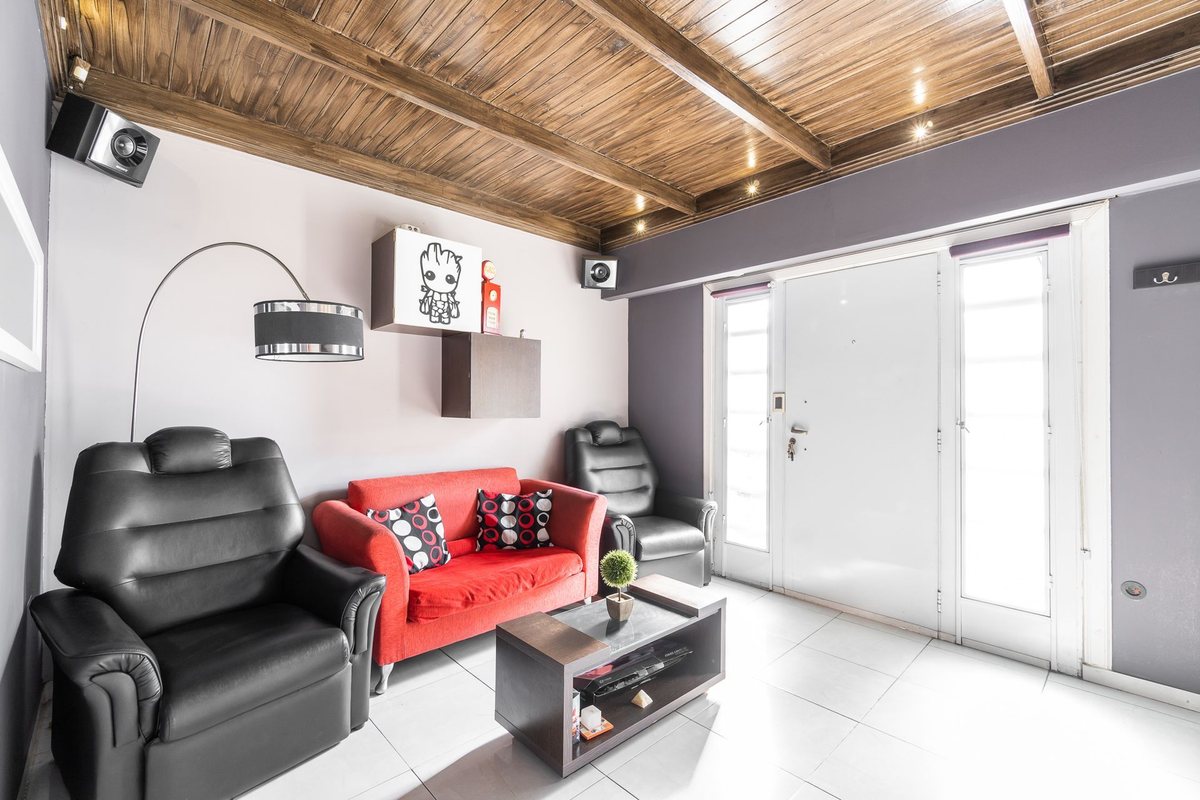 Foto 8 — CASA EN VENTA EN BERNAL  PARQUE QUINCHO Y PISCINA