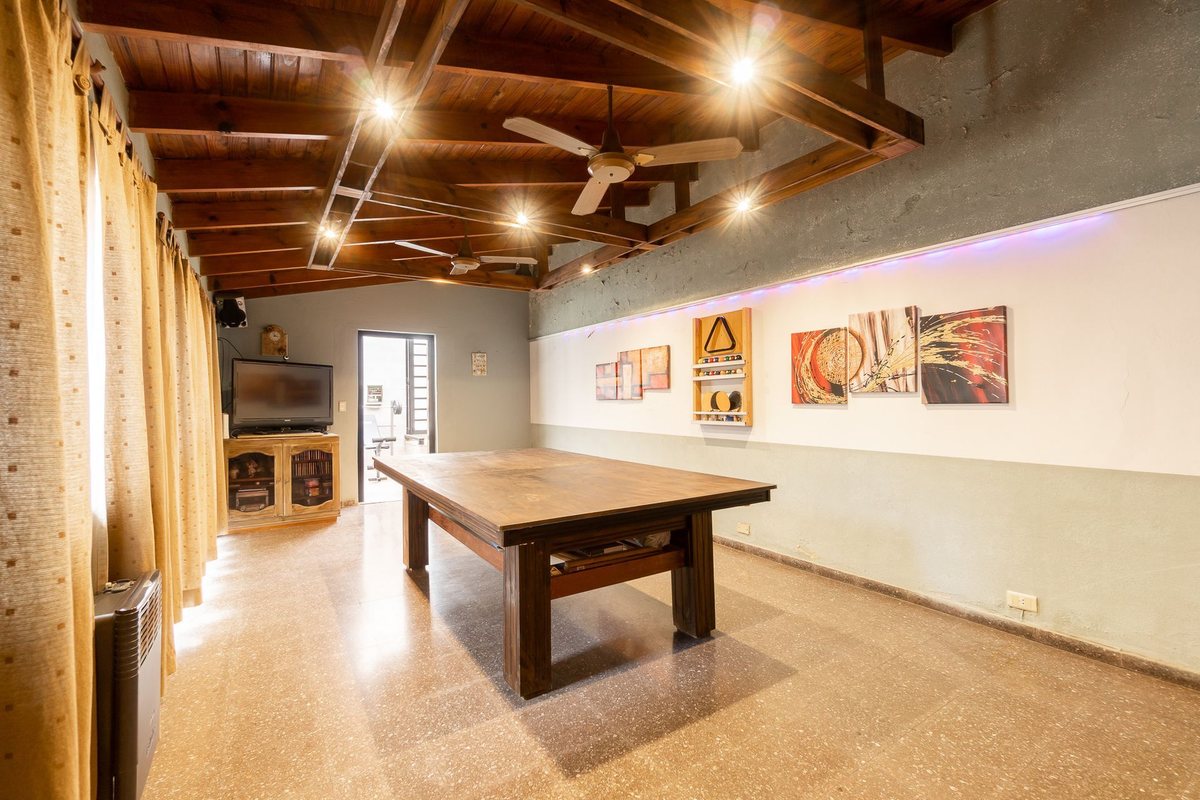 Foto 5 — CASA EN VENTA EN BERNAL  PARQUE QUINCHO Y PISCINA