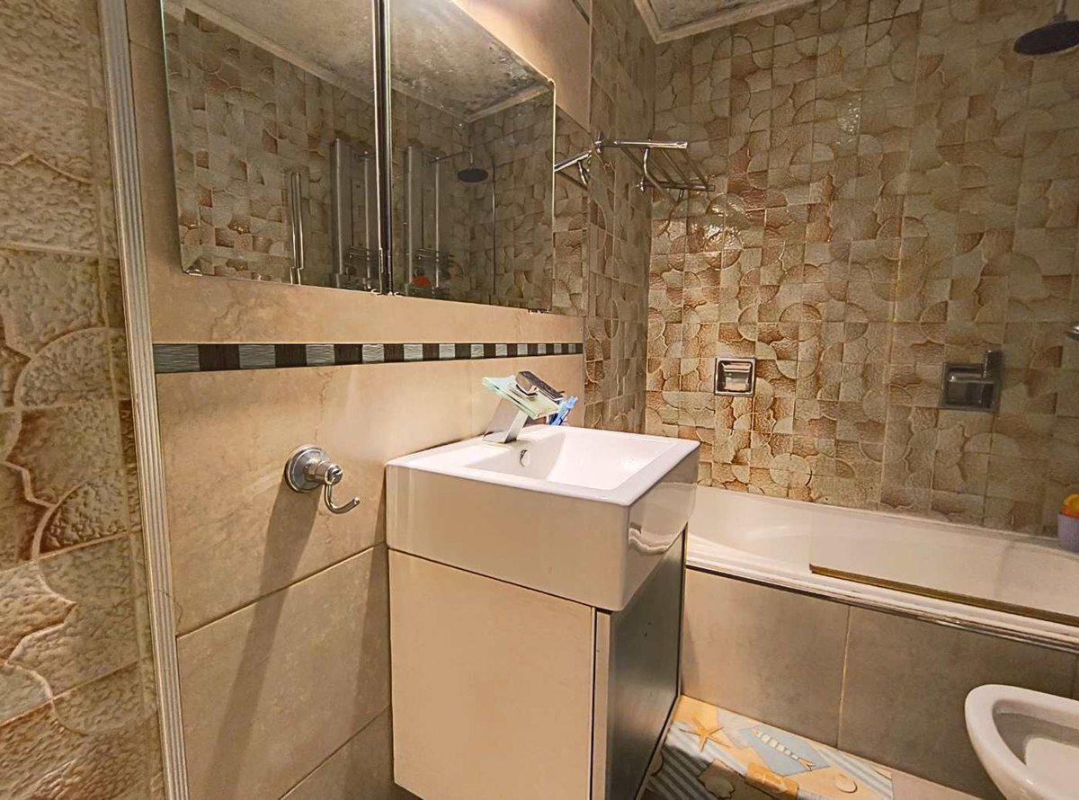 Foto 31 — CASA EN VENTA EN BERNAL  PARQUE QUINCHO Y PISCINA