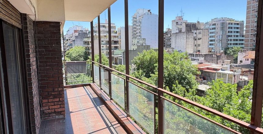 VENTA PISO 4 AMBIENTES C/DEPEND COCHERA - BARRACAS