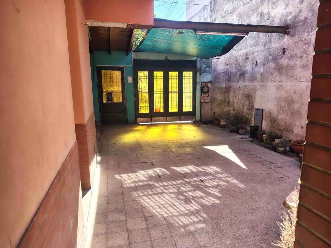 Casa de 4 ambientes en venta en Villa Lugano, General Fructuoso Rivera 6500