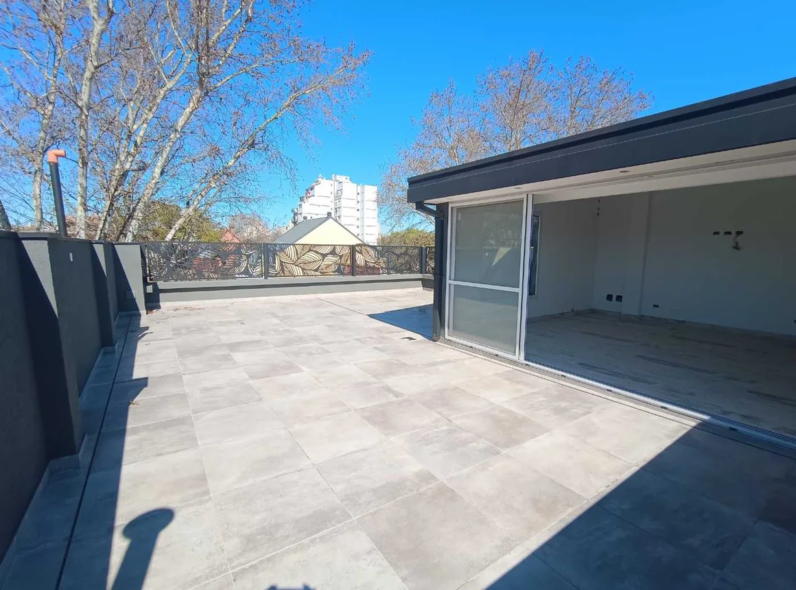 Casa de 8 ambientes en venta en Villa Urquiza, Iberá 5900
