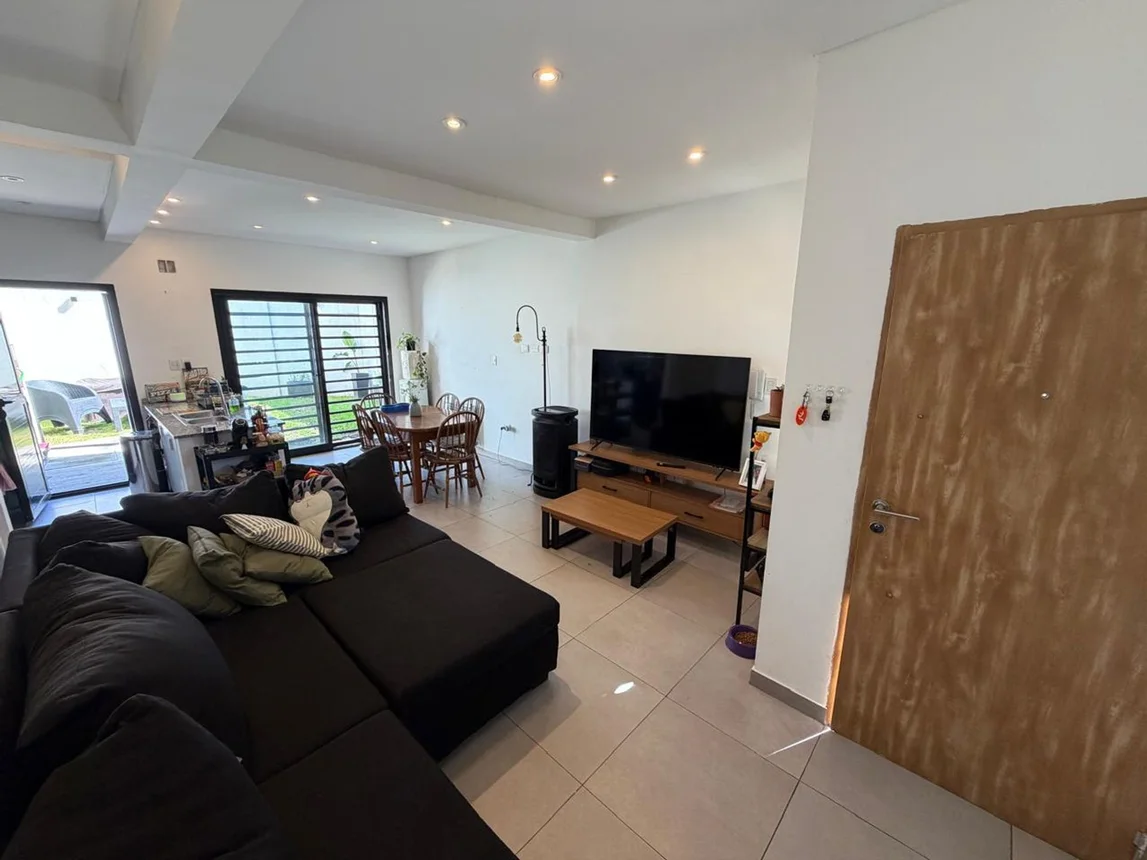 Casa dúplex en venta en Burzaco, Fernando Fader 900